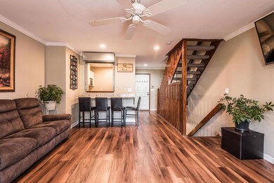 5634 Barney Ln 011 LR 2