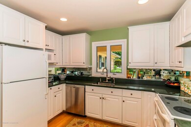 73 Juniper Pl Kitchen 2