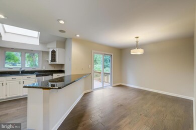 6866 Mclean Province Cir, Falls Church, VA 22043 - photo 3