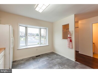 2002 Yorktown S, Norristown, PA 19403 - photo 4