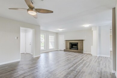 1030 Mosher Ln, Houston, TX 77088 - photo 6