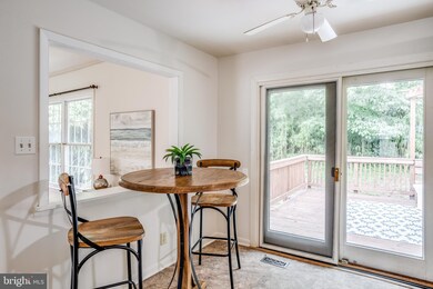 423 Hillsmere Dr, Annapolis, MD 21403 - photo 4