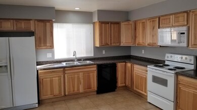 253 S Rush Cir W, Chandler, AZ 85226 - photo 3