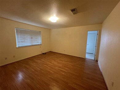 9515 Coast Bridge St, Houston, TX 77075 - photo 4