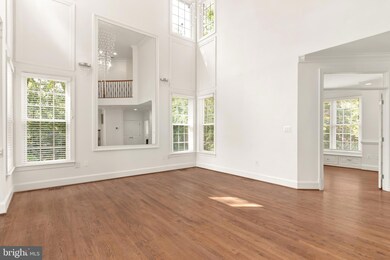 1910 Armand Ct, Falls Church, VA 22043 - photo 4