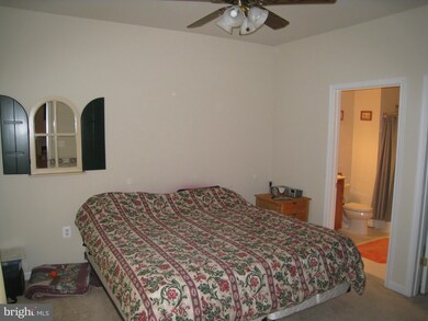 2838 Chinkapin Oak Ln unit 211, Woodbridge, VA 22191 - photo 4