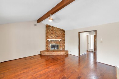 7030 Wood Bluff Blvd, Houston, TX 77040 - photo 6