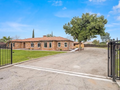 4933 E Tulare St, Fresno, CA 93727 - photo 5