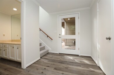 298 Sugarberry Cir unit 298, Houston, TX 77024 - photo 7