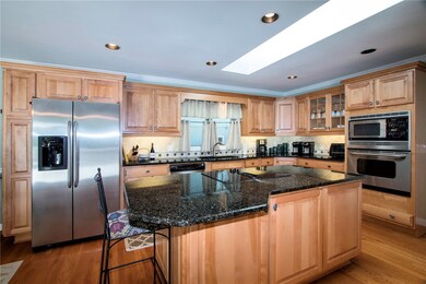 Granite Island w/Smooth Downdraft Cooktop
