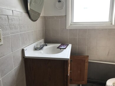 828 Lincoln Ave, Schenectady, NY 12307 - photo 5