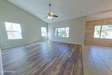 7656 W Creosote Spring Ct-print-004-013-