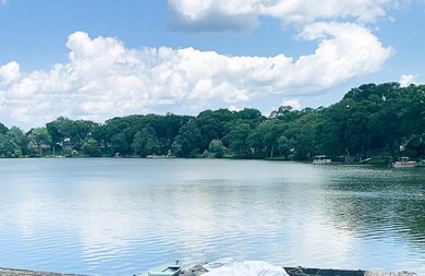 524 Lake Shore Dr, Warwick, RI 02889 - photo 3