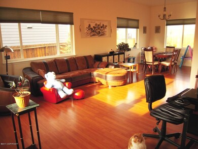 Open, cheery living/dining