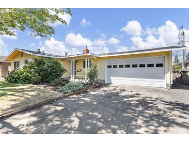 1482 W Fairview Dr, Springfield, OR 97477 - photo 2