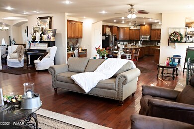 0015_023_February_Whiting_Jason_Home