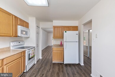 8342 Shady Grove Cir, Manassas, VA 20110 - photo 6