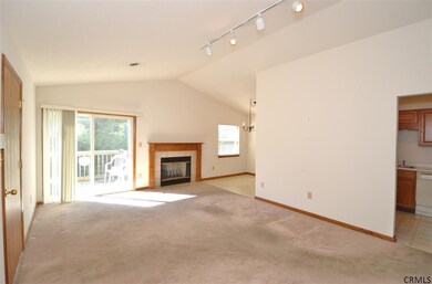 606 Cambridge Manor Dr, Schenectady, NY 12302 - photo 3