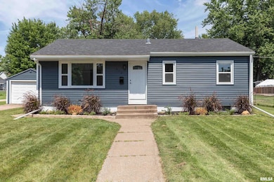 2222 E 13th St, Davenport, IA 52803 - photo 2