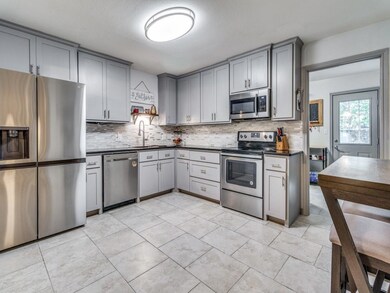 1403 Anthony St, Gainesville, TX 76240 - photo 7