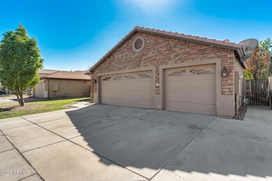 3 Car Garage