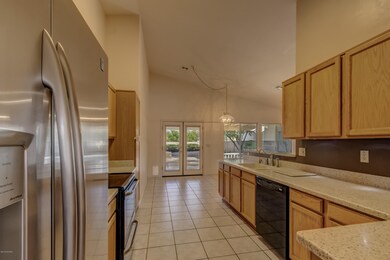 2410 N Avenida Esclava__024