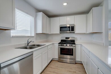 4111 Holland View Ln, Baytown, TX 77521 - photo 6