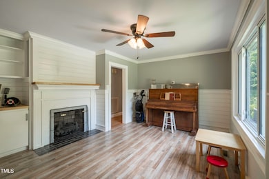 704 W Britt St, Saint Pauls, NC 28384 - photo 7