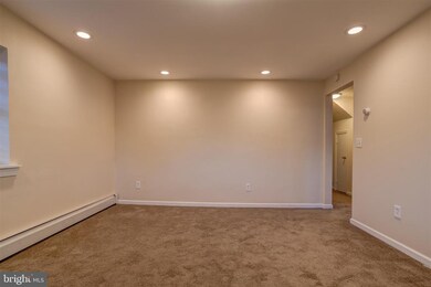 125 Broomall St unit B, Folsom, PA 19033 - photo 4