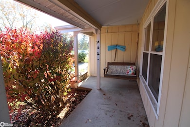 2020 Logan Dr, Keokuk, IA 52632 - photo 3