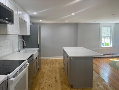 35 Kingston Ave, Newport, RI 02840 - photo 2