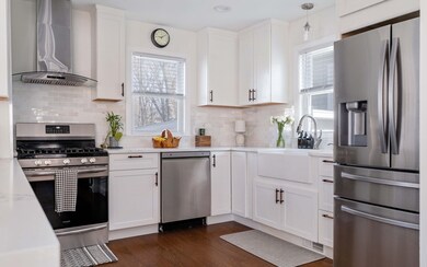 14 Johnson St, West Roxbury, MA 02132 - photo 5