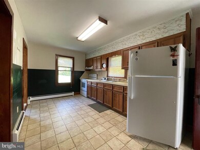 211 E North St unit FRONT, Waynesboro, PA 17268 - photo 6