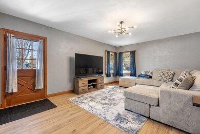 9-web-or-mls-2124 Mulberry Ave-9
