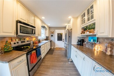 401 Pine Rd, Woodville, OH 43469 - photo 7