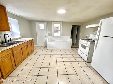 534 Cherry St unit E, Scranton, PA 18505 - photo 2