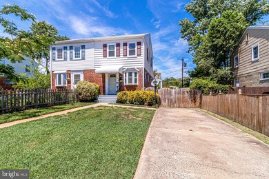 2210 Rollins Dr, Alexandria, VA 22307 - photo 5
