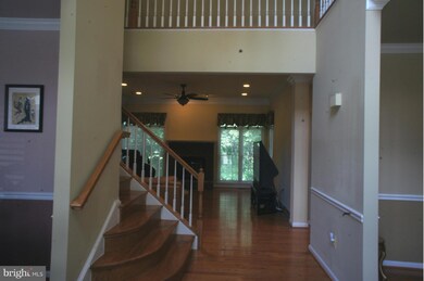 4302 Hollowstone Ct, Chantilly, VA 20151 - photo 6