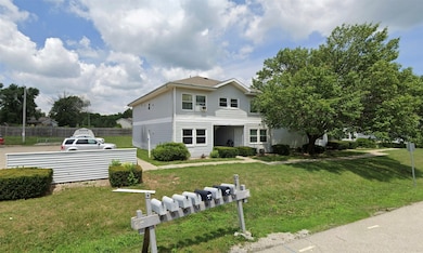 306 Wigwam St, Heyworth, IL 61745 - photo 4