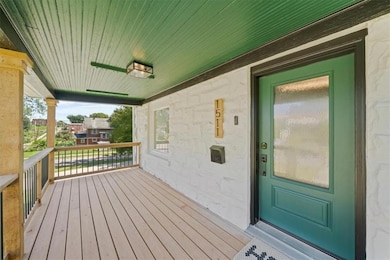 1511 E 37th St, Kansas City, MO 64109 - photo 3