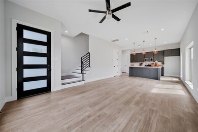 8215 Coffee St, Houston, TX 77033 - photo 3