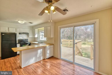 8223 Reece Heights Dr, Severn, MD 21144 - photo 6