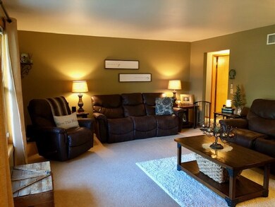 2318 S Chatham St, Janesville, WI 53546 - photo 5