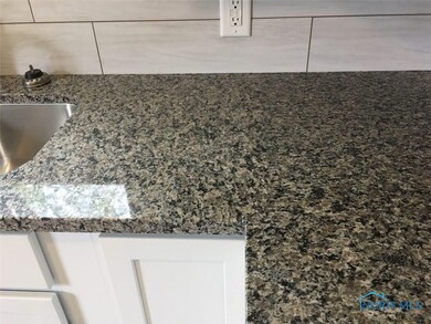 2606 Gracewood Rd, Toledo, OH 43613 - photo 2