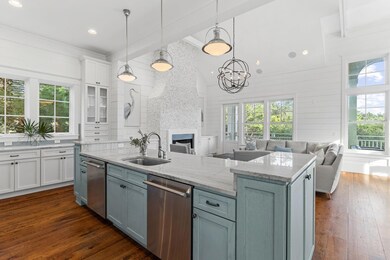 Kitchen island with double dishwasher