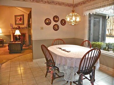 Open breakfast room with great outside view