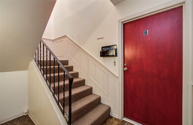 11609 Chimney Rock Rd unit B, Houston, TX 77035 - photo 5