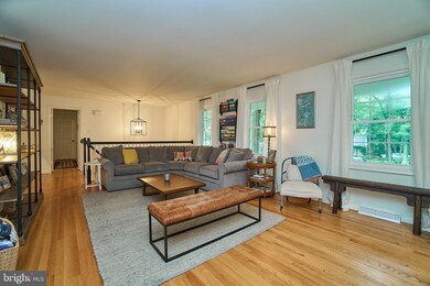 2358 Paddock Ln, Reston, VA 20191 - photo 7