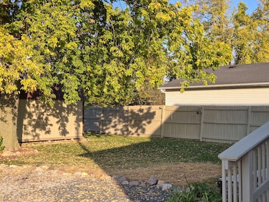 BackYard:Fence