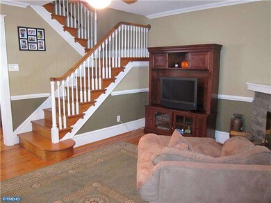 112 E Parkway Ave, Chester, PA 19013 - photo 2